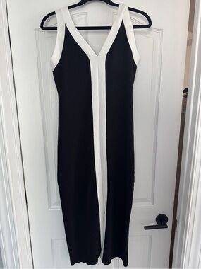 Commense Black and White V-Neck Midi Dress